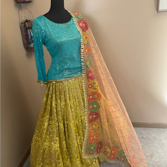 Indian Pakistani fancy dress - Picture 2 of 7